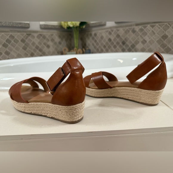 Michael by Michael Shannon Wedge Sandals – Size 9 – Tan Espadrille Platform, EUC - Picture 5 of 10